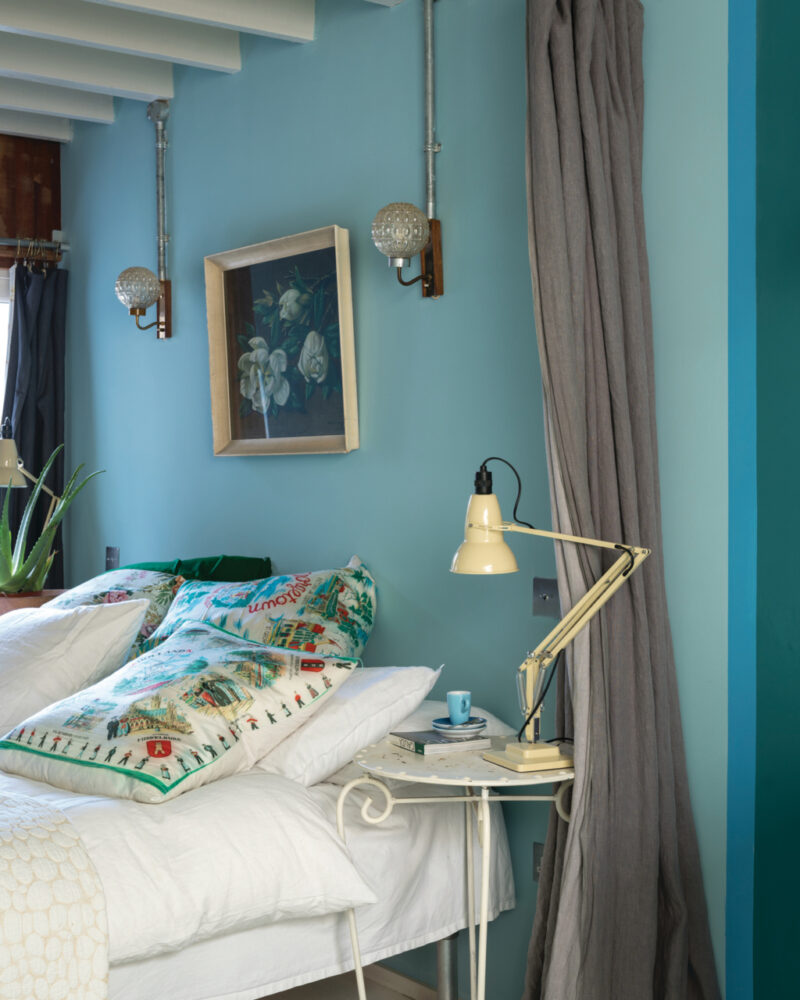 Farrow & Ball Blue Ground No.210